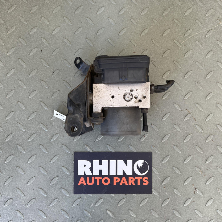 2016 Toyota Hiace V H200 - ABS Pump/Modulator