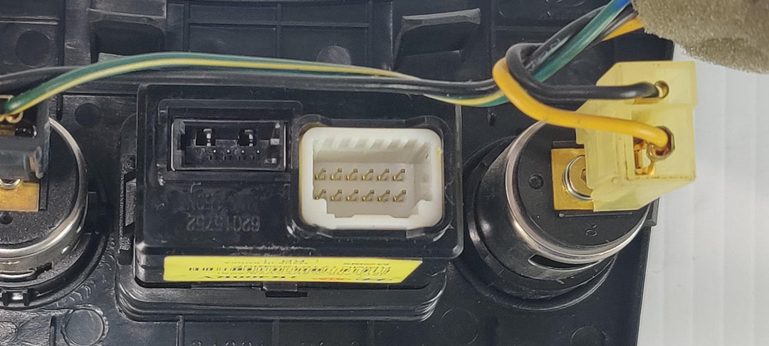 2011 -
  2019
  Hyundai
  Accent
  Sport
  USB Charger Port
  961201R400