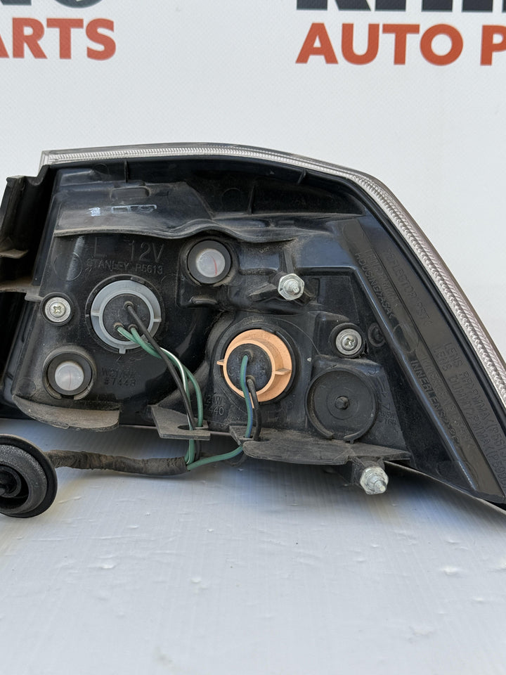 -
  
  Mitsubishi
  Lancer
  
  Left Taillight