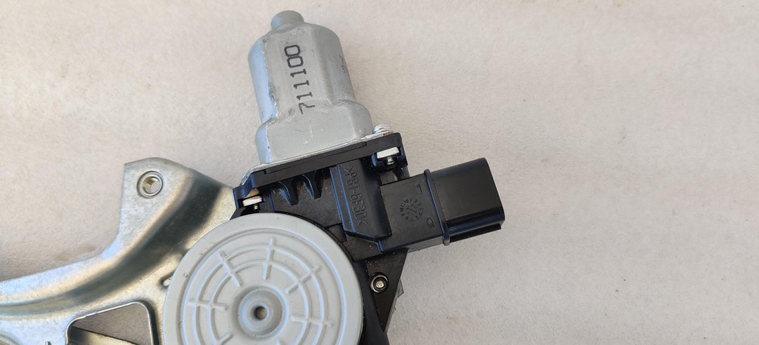 2015 -
  2017
  Mitsubishi
  Lancer
  Black Edition
  Right Rear Window Regulator/Motor