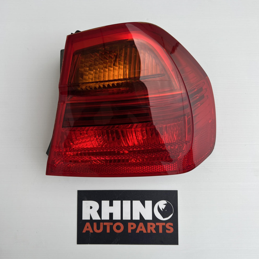 2006 3-series - Right Taillight