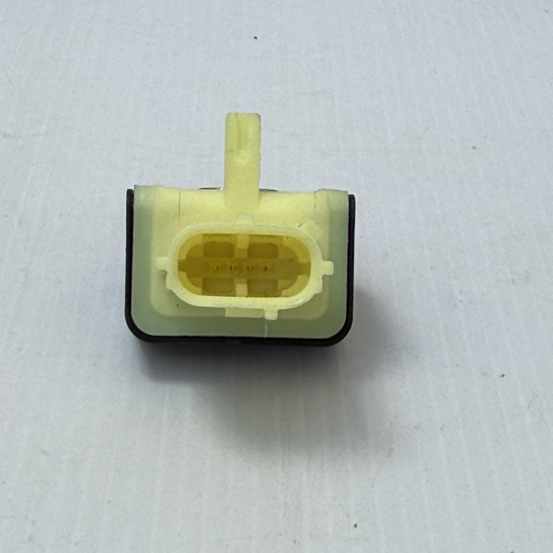 -
  
  Toyota
  Corolla
  Hybrid
  Airbag Sensor
  8983128040