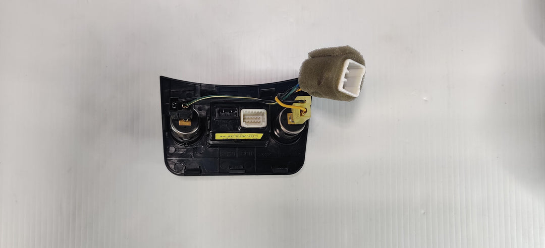 2011 -
  2019
  Hyundai
  Accent
  Sport
  USB Charger Port
  961201R400