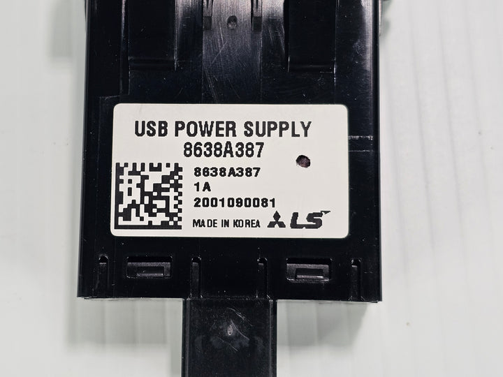 2020, Mitsubishi, Outlander, Black Edition, ZL, USB Power Supply