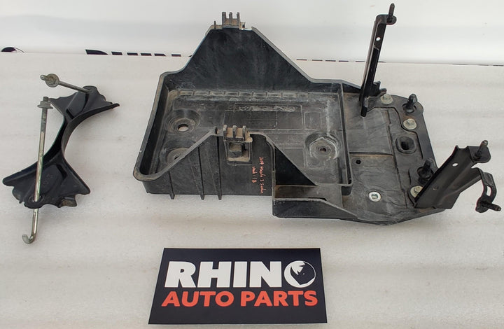 2015 -
  2015
  Mazda
  Mazda3
  Maxx
  Battery Tray