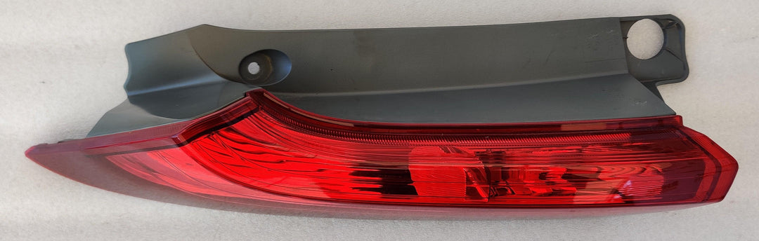 2012 -
  2014
  Honda
  CR-V
  
  Left Upper Taillight