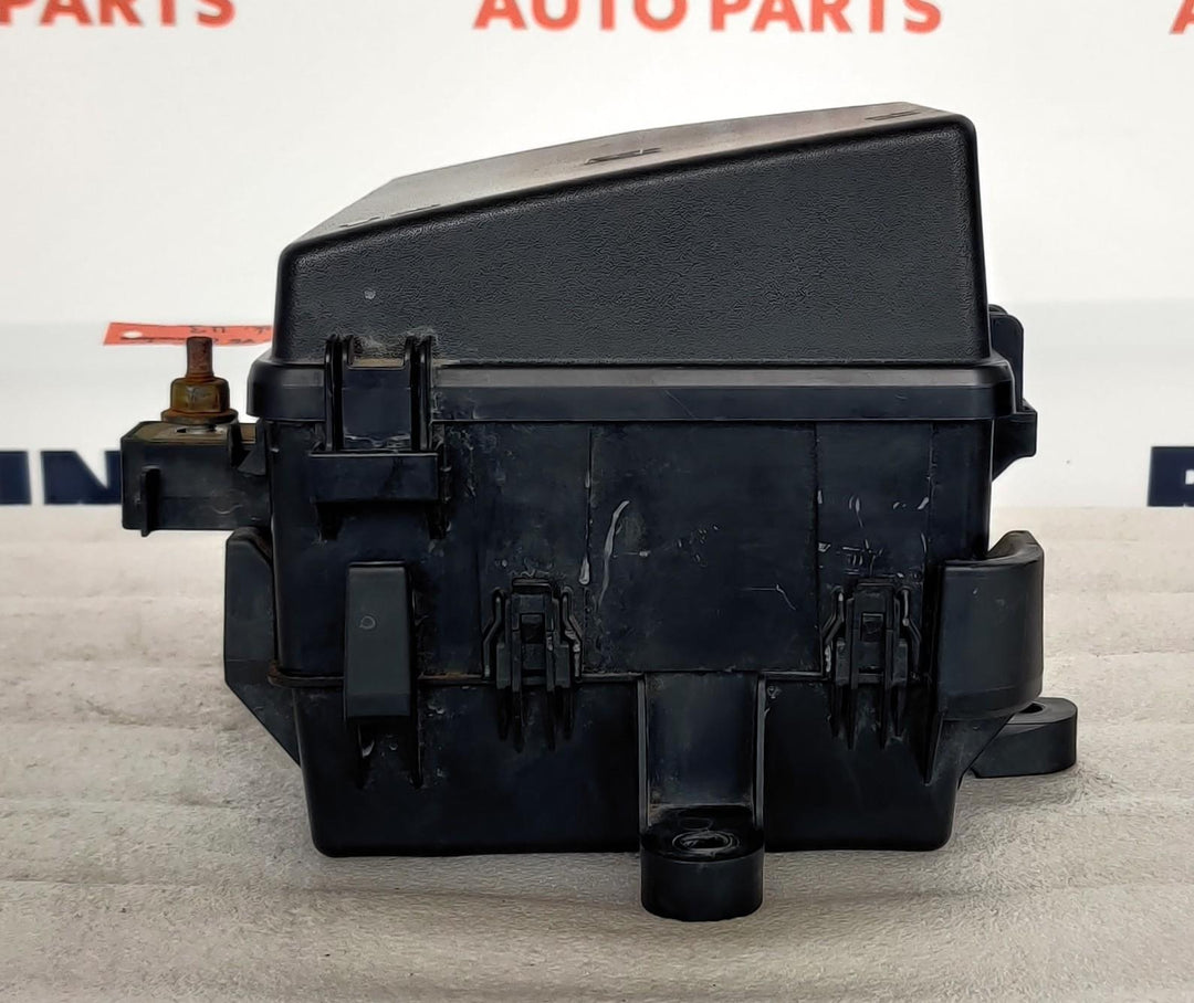 2006 -
  2013
  Holden
  Commodore
  VE
  Fuse Box
  P92191600