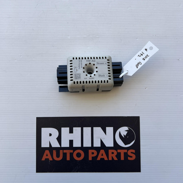 2018 Volkswagen Golf - Antenna Amplifier Module