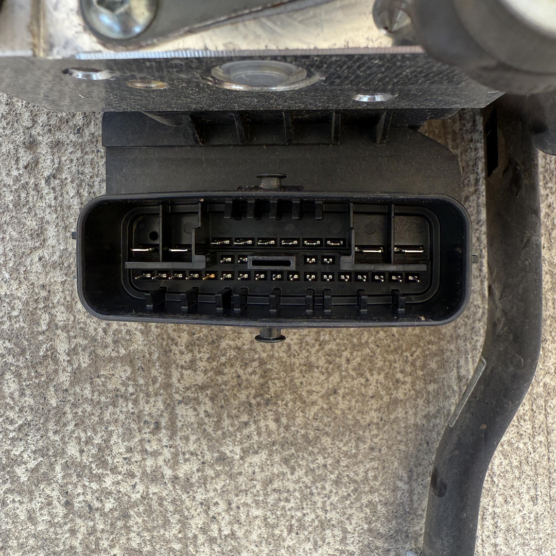 -
  
  Toyota
  Corolla
  Hybrid
  ABS Pump/Modulator
  11304041450