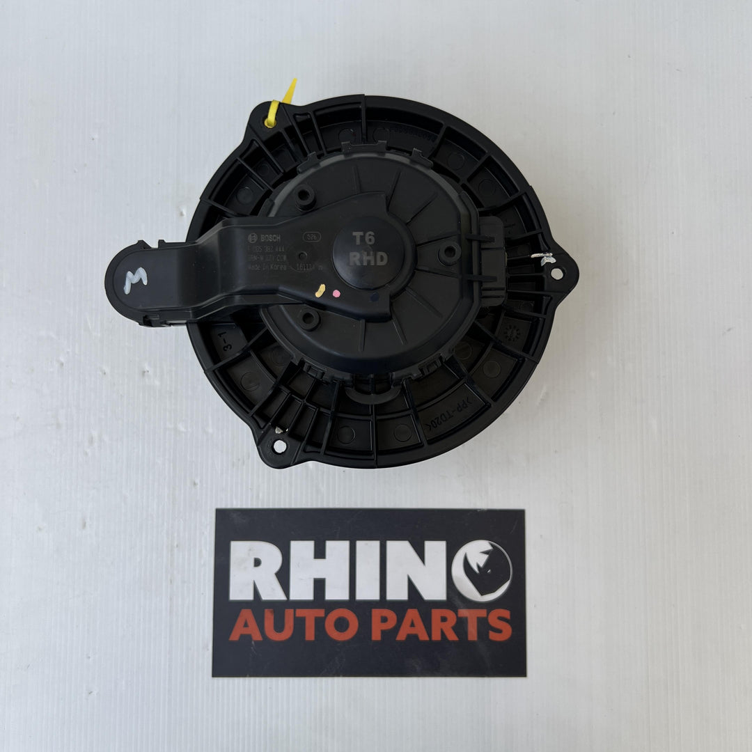 2017 Mazda BT-50 MM0UR0YE100683481