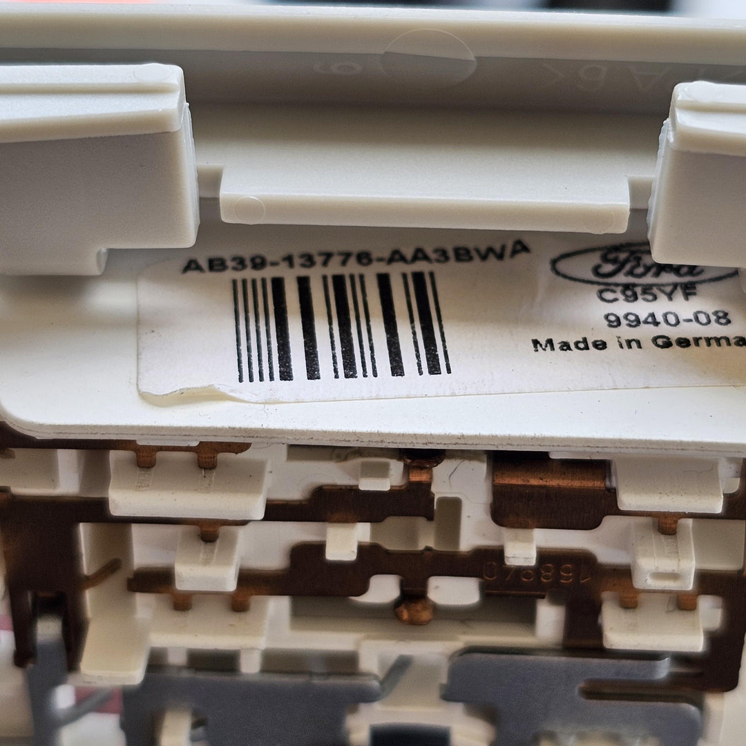 2011 -
  2022
  Ford
  Ranger
  XLS
  Interior Light
  AB3913776AA