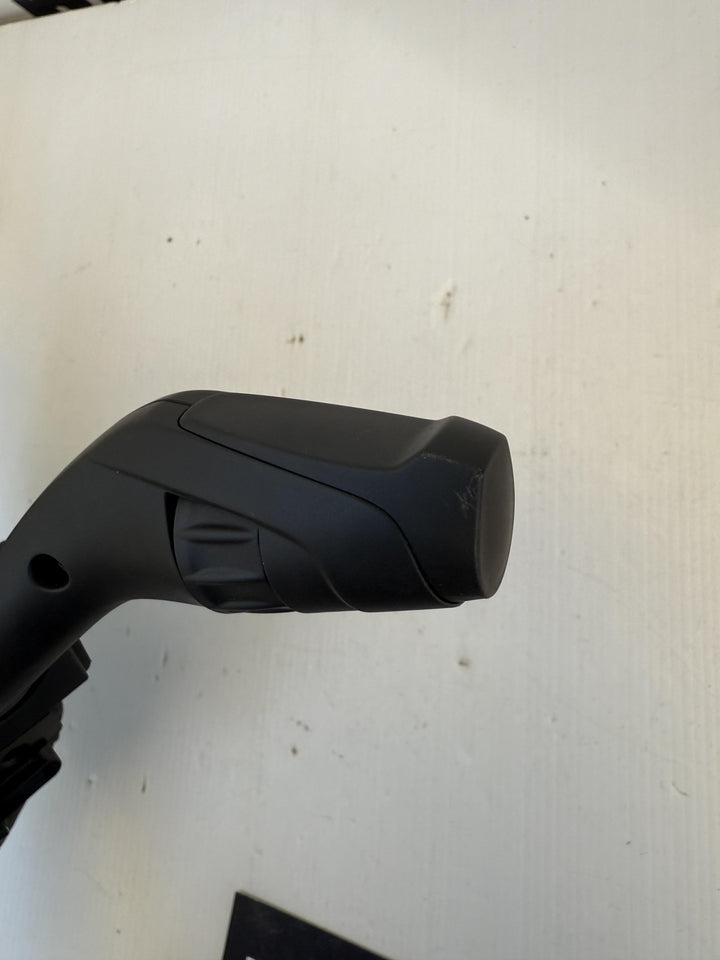 -
  
  Ford
  Ranger
  XLT Hi-Rider
  Combination Switch
  DG9T17A553FDW
EG9T13335DCW