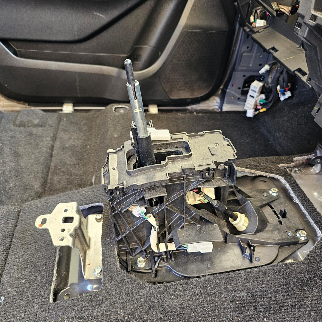 2022 Isuzu MU-X - Automatic Shifter Assembly