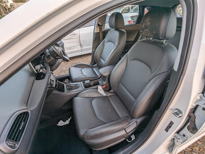 2022 Hyundai i30 PD - Left Front Seat
