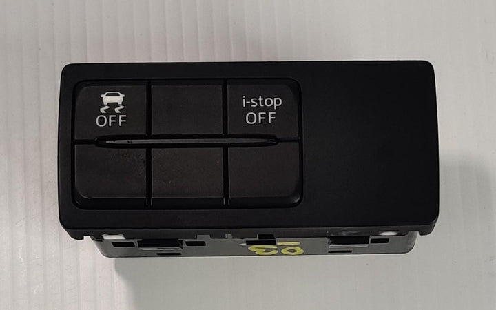 2013 -
  2016
  
  3
  Maxx
  Traction Control Switch
  GLA96670A