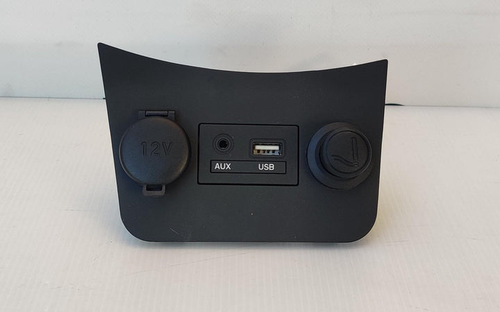 2017 Hyundai Accent RB - USB Charger Port PN: 961201R400RY