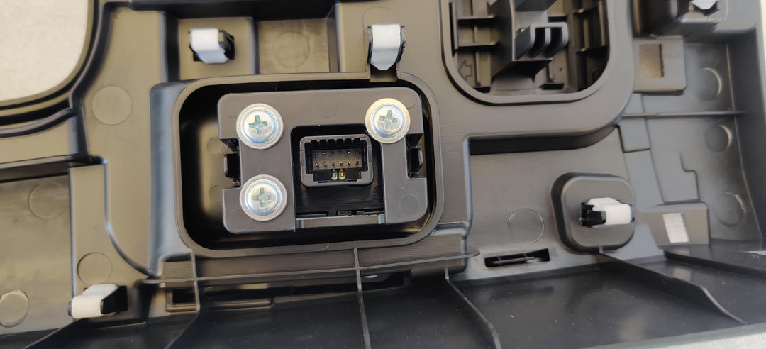 2017 -
  2021
  Mitsubishi
  Outlander
  Black Edition
  Centre Console