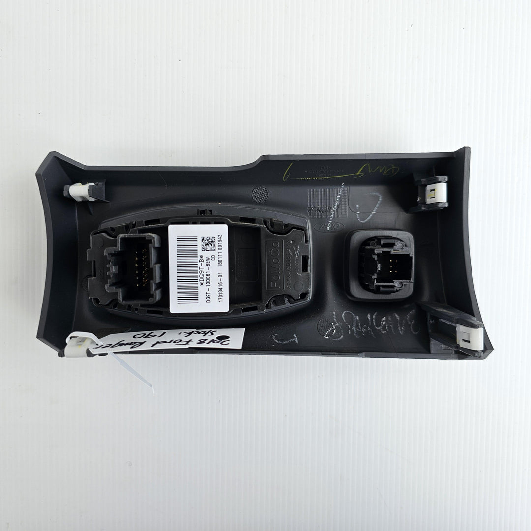 2015 -
  2018
  Ford
  Ranger
  XLT
  Headlight Switch
  DG9T13D061BEW