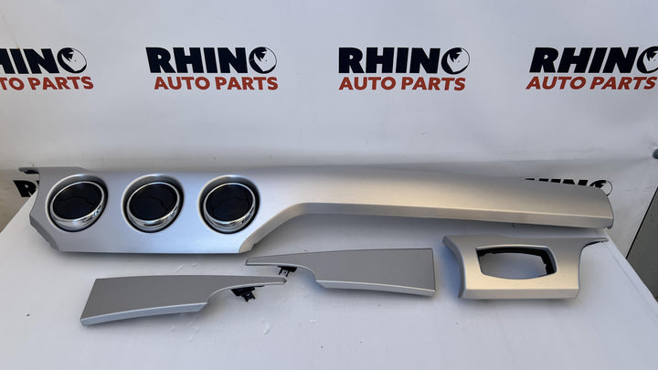 2015 -
  2017
  Ford
  Mustang
  
  Dash Air Vent Centre