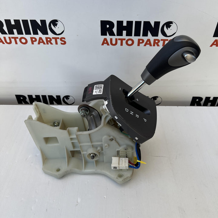 2012 -
  2021
  Hyundai
  iLoad
  Cargo
  Gear Stick/Shifter
  467004H812WUM