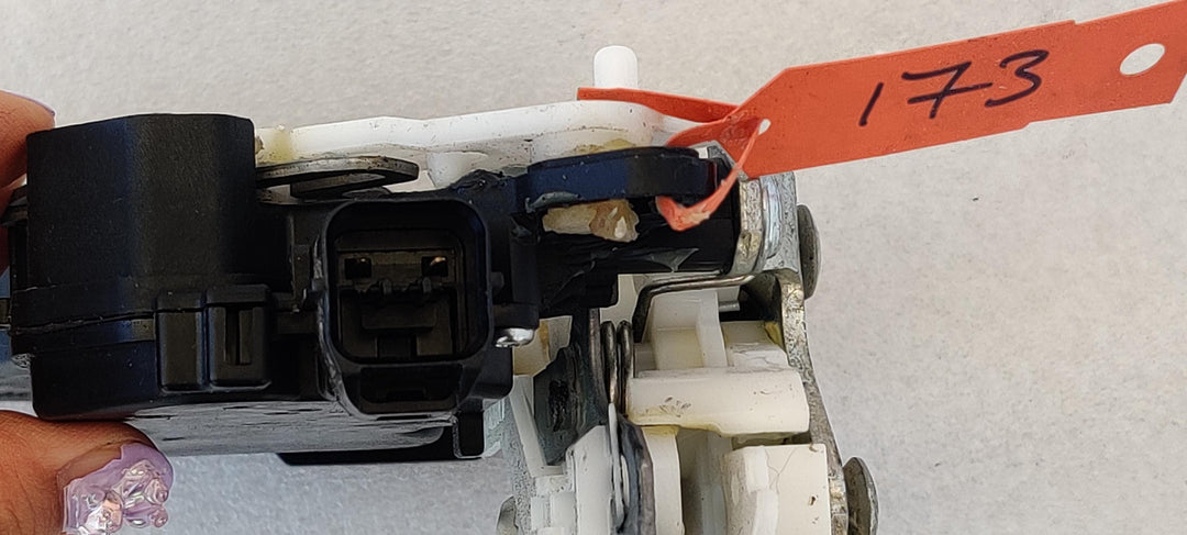 2015 -
  2017
  Mitsubishi
  Lancer
  Black Edition
  Right Rear Door Lock Actuator