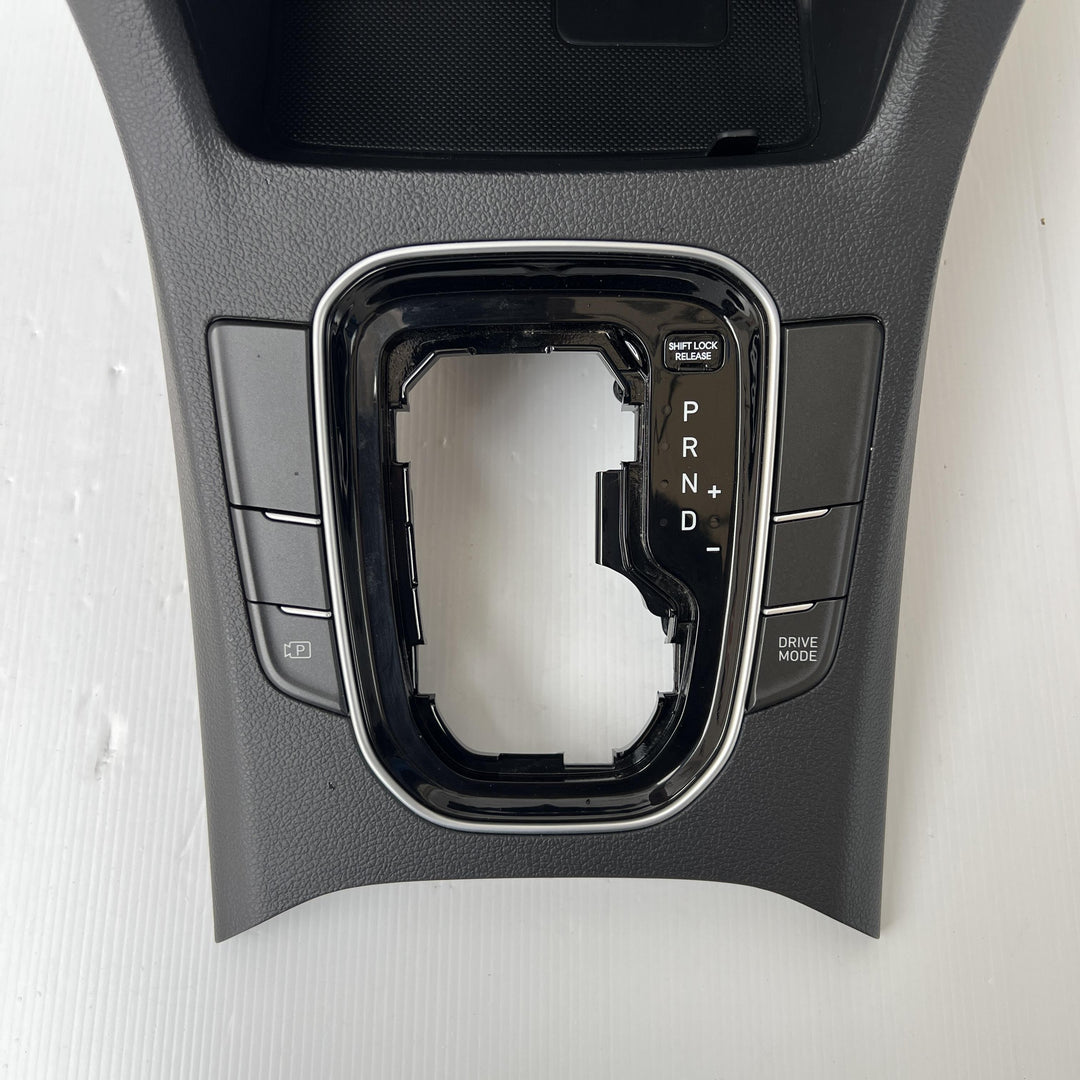 2017 -
  2025
  Hyundai
  i30
  Elite
  Shifter Surround