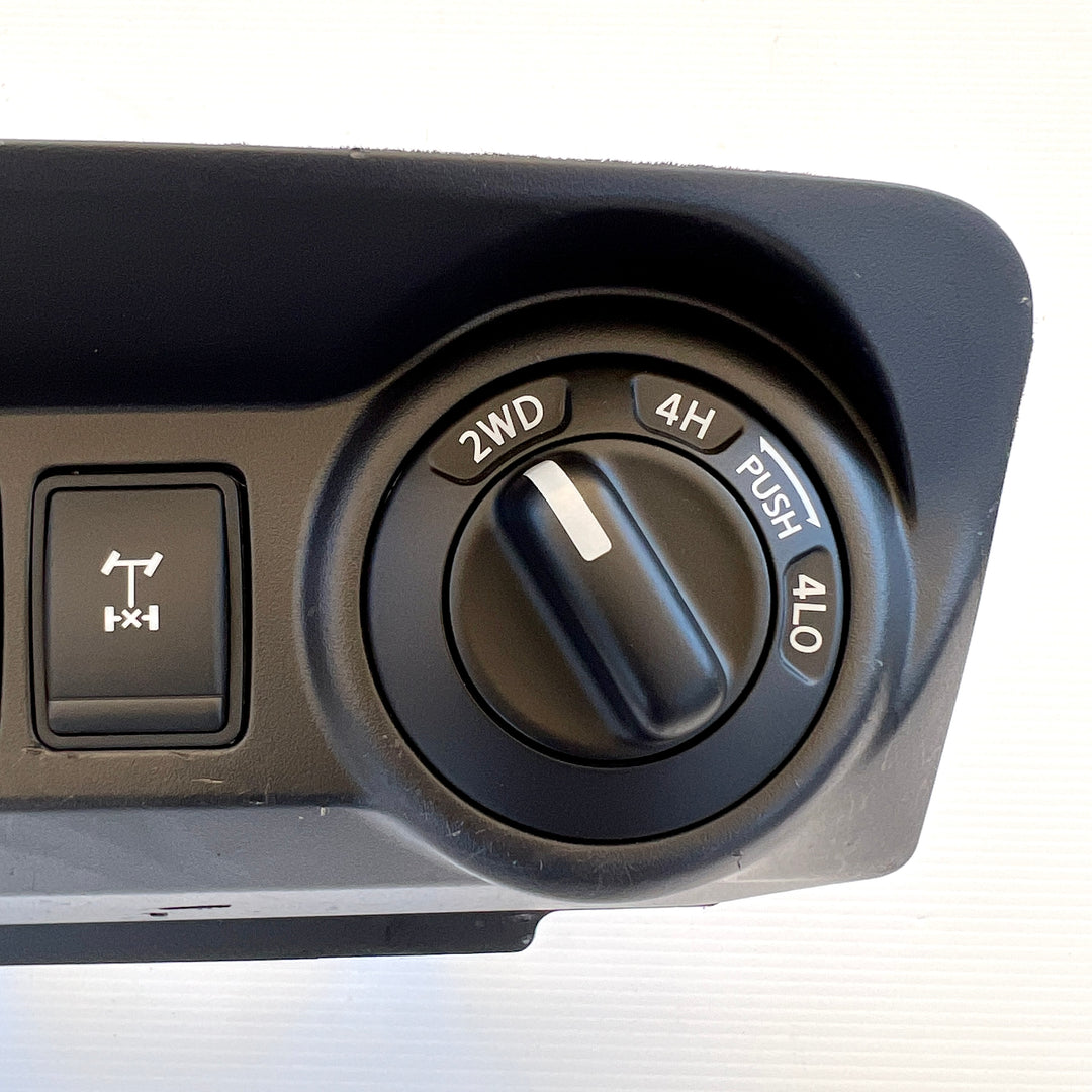 2017, Nissan, Navara D23 Series II, ST, 4WD Switch