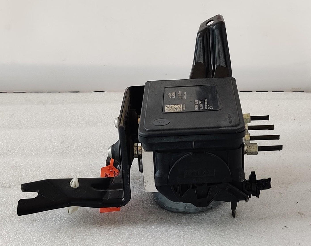2019 Suzuki Swift - ABS Pump/Modulator PN: 5611053RA