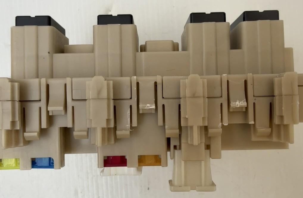2015 -
  2021
  Nissan
  Navara
  ST
  Interior Fuse Box
  252307990A