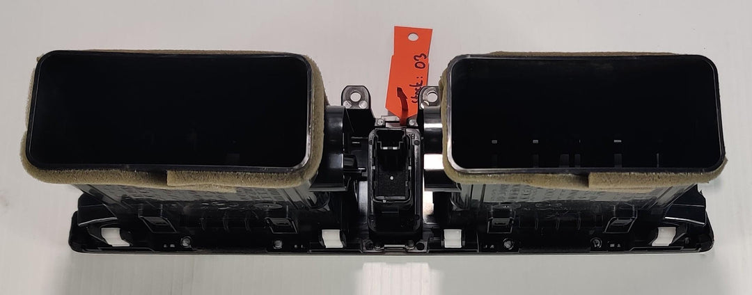 2013 -
  2016
  
  3
  Maxx
  Air Vent