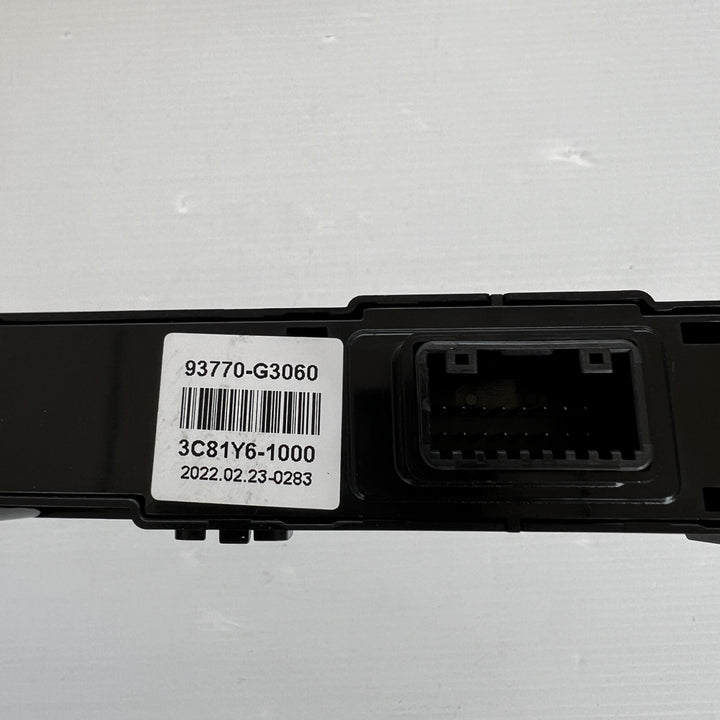 2017 -
  2025
  Hyundai
  i30
  Elite
  Seatbelt Light
  93770G3060