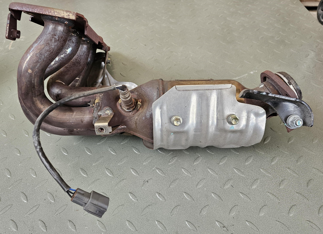 2016 Toyota Camry XV50 - Catalytic Converter PN: V120