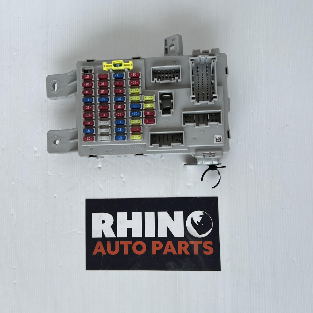 2018 Hyundai iLoad TQ - Interior Fuse Box