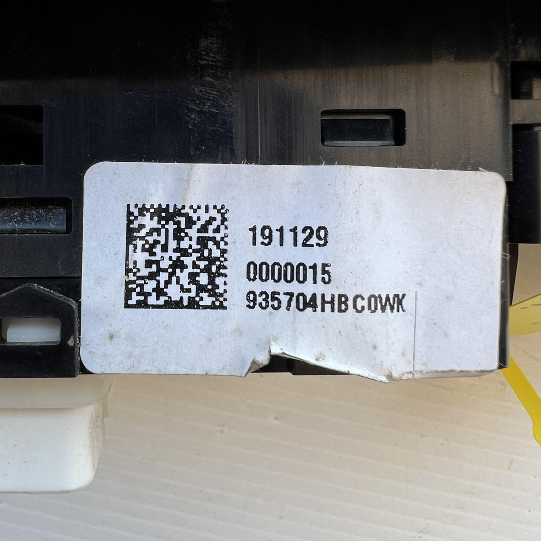 2007 -
  2021
  Hyundai
  iLoad
  Cargo
  Master Power Window Switch
  935704HBC0WK