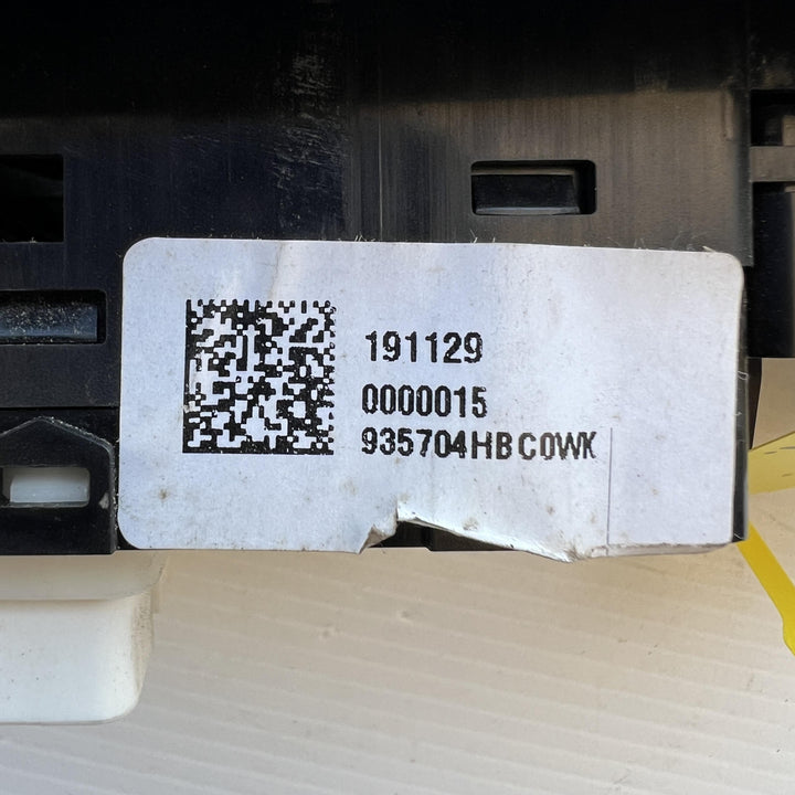 2007 -
  2021
  Hyundai
  iLoad
  Cargo
  Master Power Window Switch
  935704HBC0WK