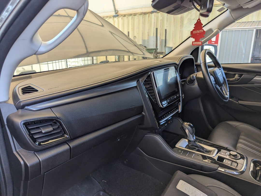 2022 Isuzu MU-X - Glove Box