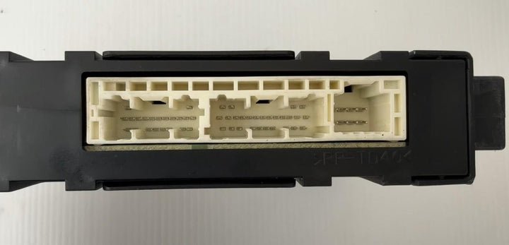 -
  
  Toyota
  Corolla
  Hybrid
  A/C Amplifier
  8865012G90