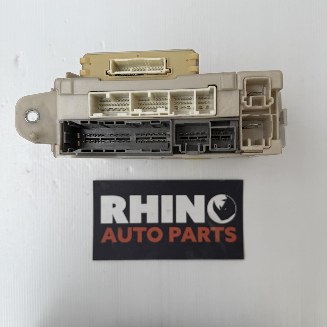 -
  
  Lexus
  GS300
  
  Interior Fuse Box
  8273030A72