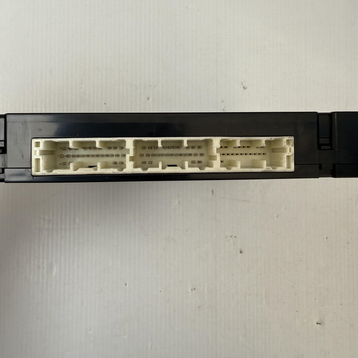 -
  
  Toyota
  Corolla
  Hybrid
  Smart Key Module
  8999012421