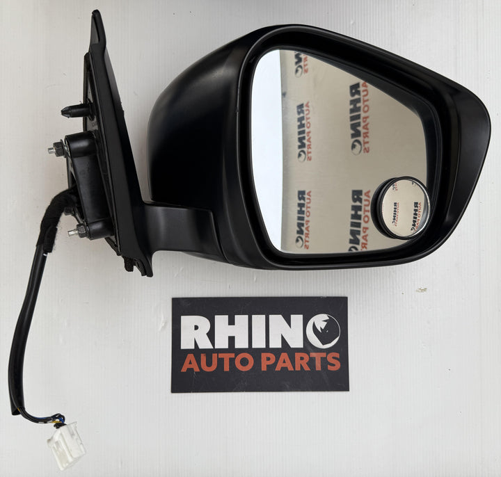 2015 -
  2021
  Nissan
  Navara
  ST
  Right Door Mirror
