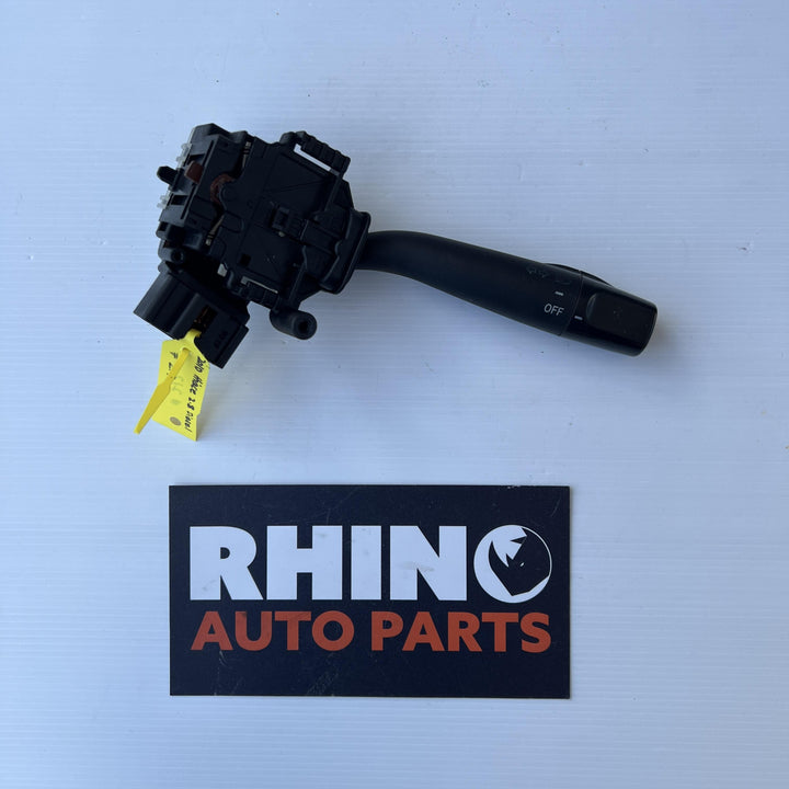 2010 Toyota Hiace - Light Combination Switch