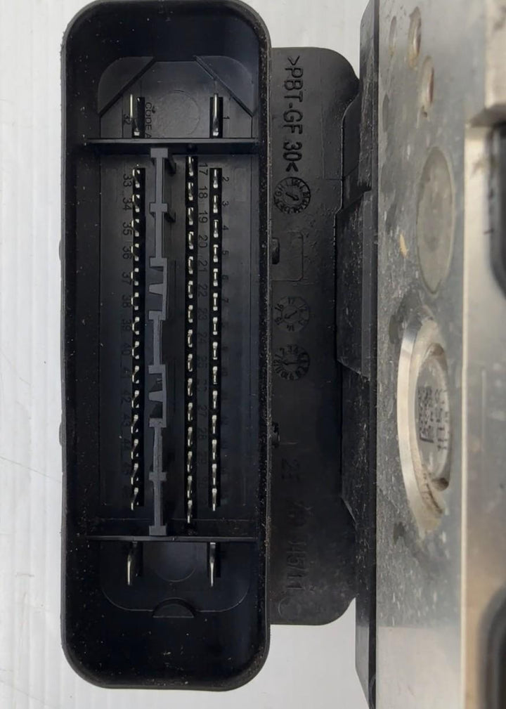 -
  
  Mitsubishi
  Lancer
  
  ABS Pump/Modulator
  4670A717