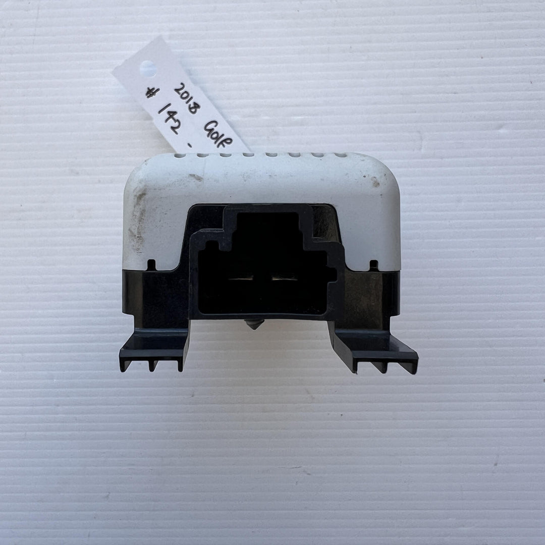 2018 Volkswagen Golf - Antenna Amplifier Module