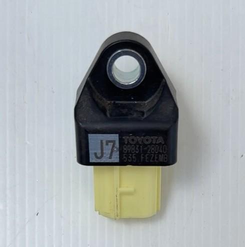 -
  
  Toyota
  Corolla
  Hybrid
  Airbag Sensor
  8983128040