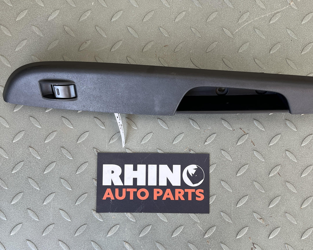 2016 Toyota Hiace V H200 - Left Front Window Switch