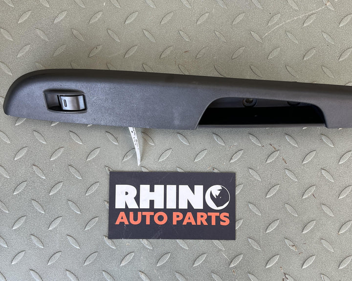 2016 Toyota Hiace V H200 - Left Front Window Switch