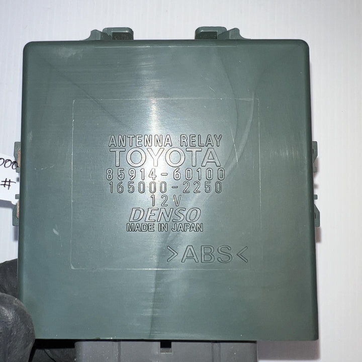 2000 Toyota Land Cruiser Prado - Antenna Control Module