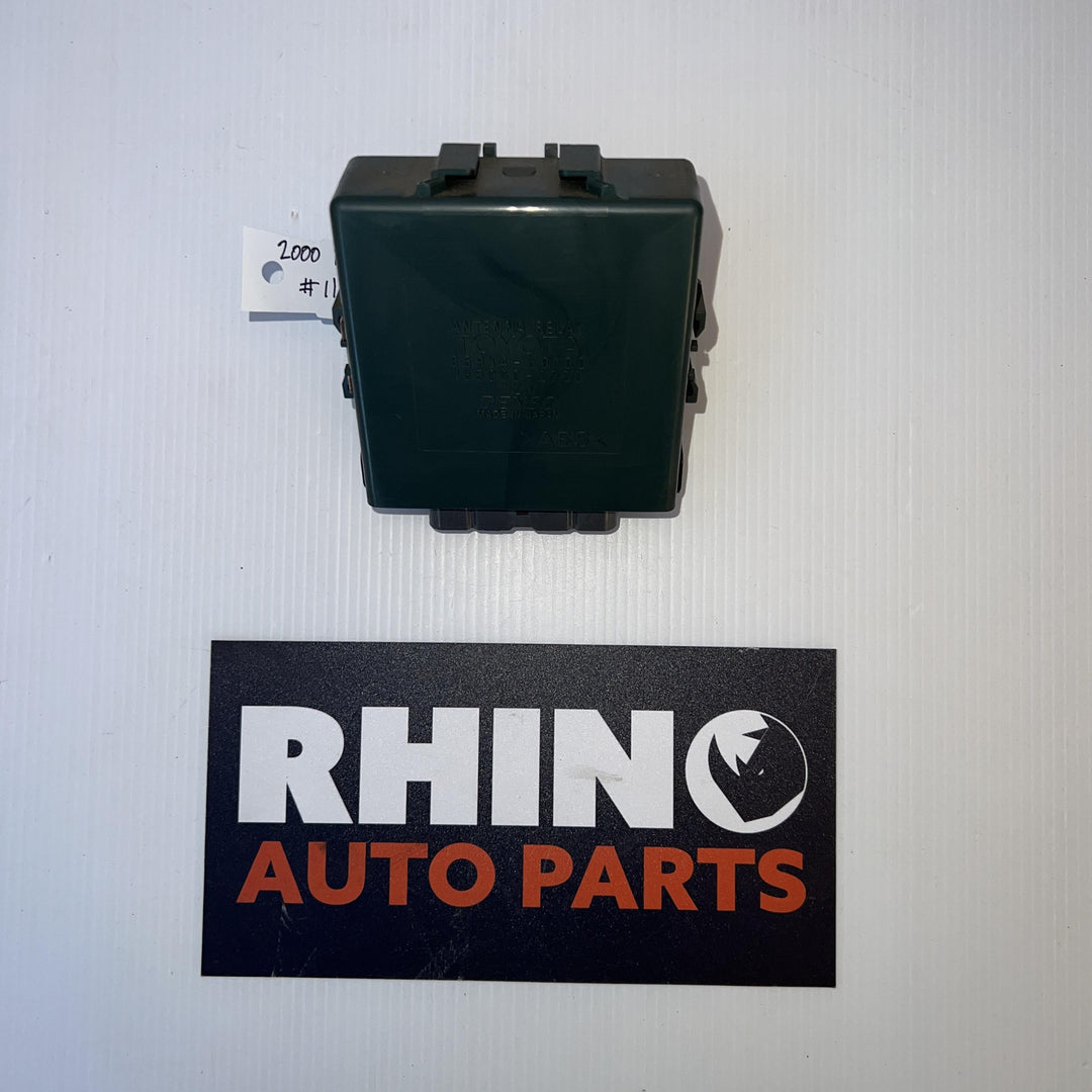 2000 Toyota Land Cruiser Prado - Antenna Control Module