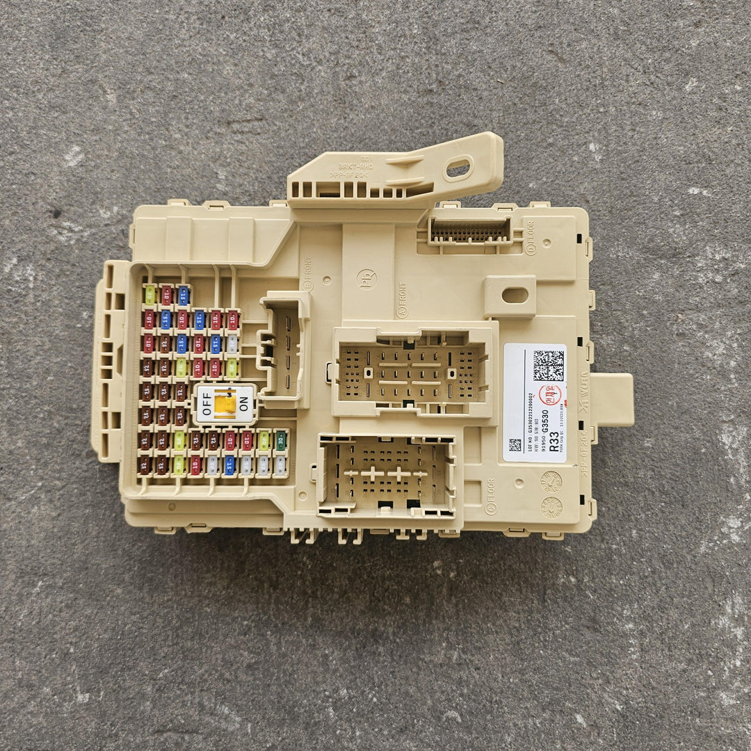 2023 Hyundai i30 - Interior Fuse Box PN: 91950G3530