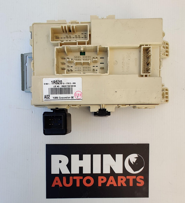 2017 Hyundai Accent RB - Interior Fuse Box PN: 919511R520